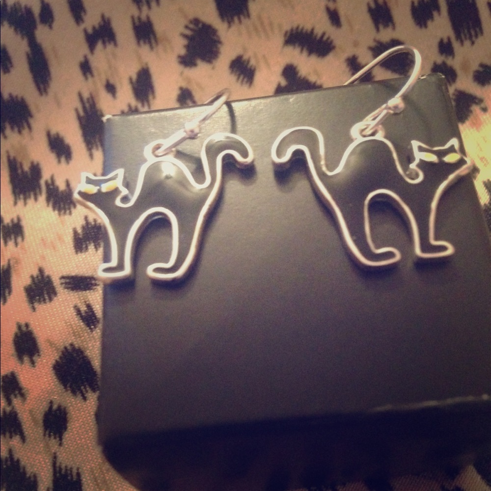 NEW! Halloween Black Cat Earrings!